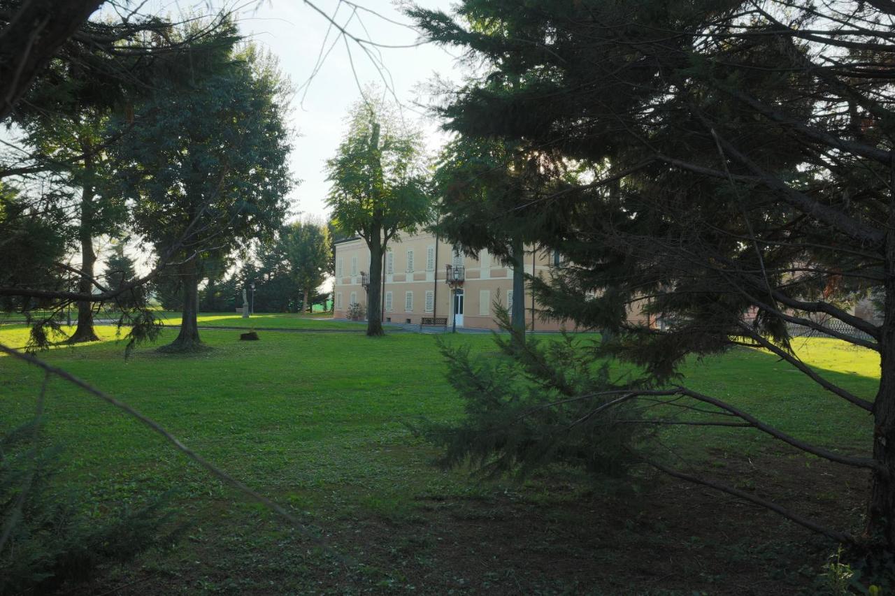 Villa Meli Lupi - Residenze Temporanee Парма Экстерьер фото